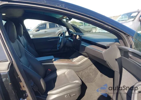 2024 Tesla Model X Long Range z USA, uszkodzony, nr VIN 7SAXCBE59RF436689